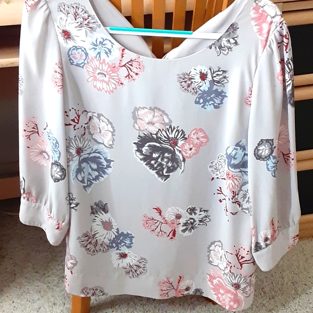 Floral H&M blouse size 14